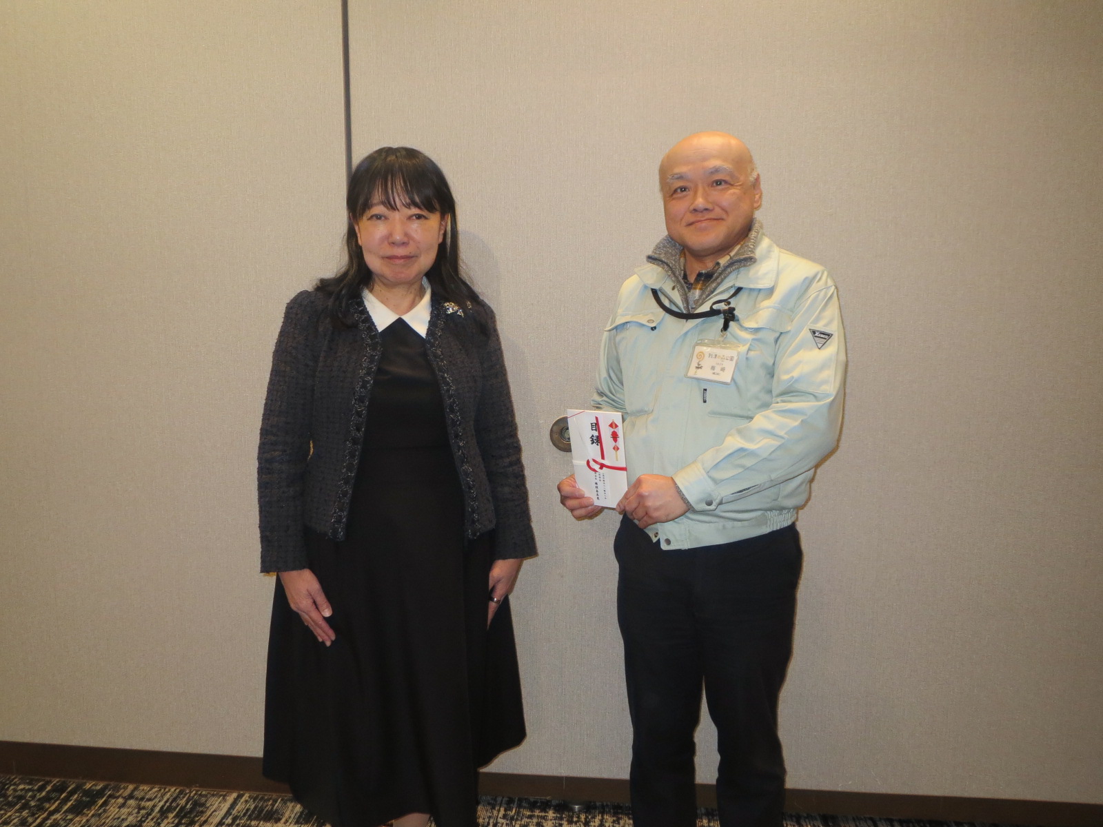 女性部会チャリティーバザー寄付贈呈式